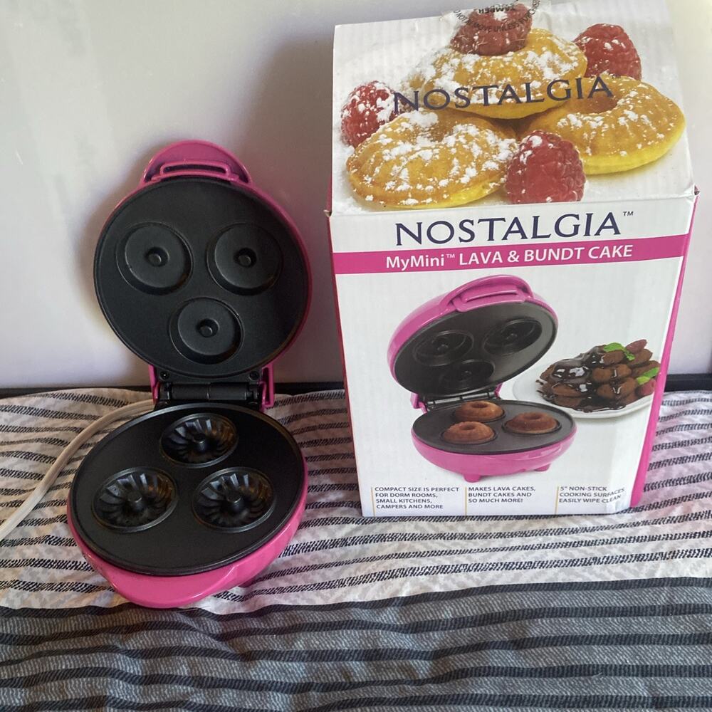 Nostalgia Electric My Mini Lava+Bundt Cake Maker Compact Size Nonstick Hot Pink